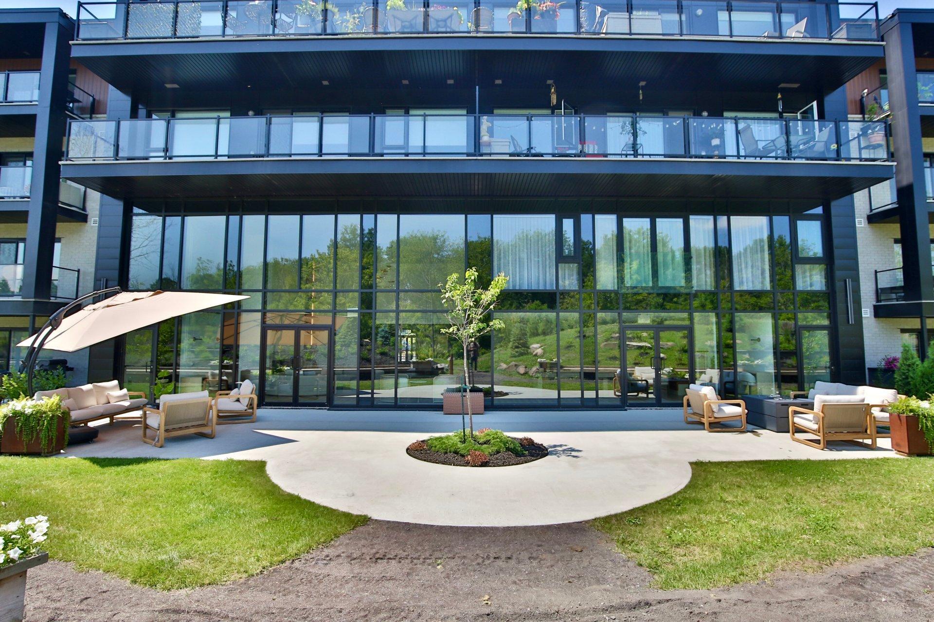 









2000


Rue Benoit

, 219,
Saint-Bruno-de-Montarville,




QC
J3V6N5

