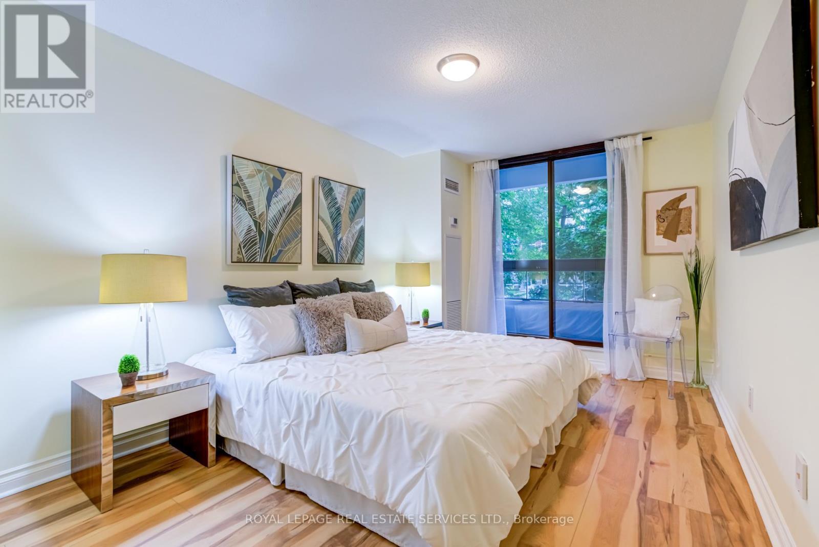 












115 - 100 QUEBEC AVENUE

,
Toronto,




Ontario
M6P4B8

