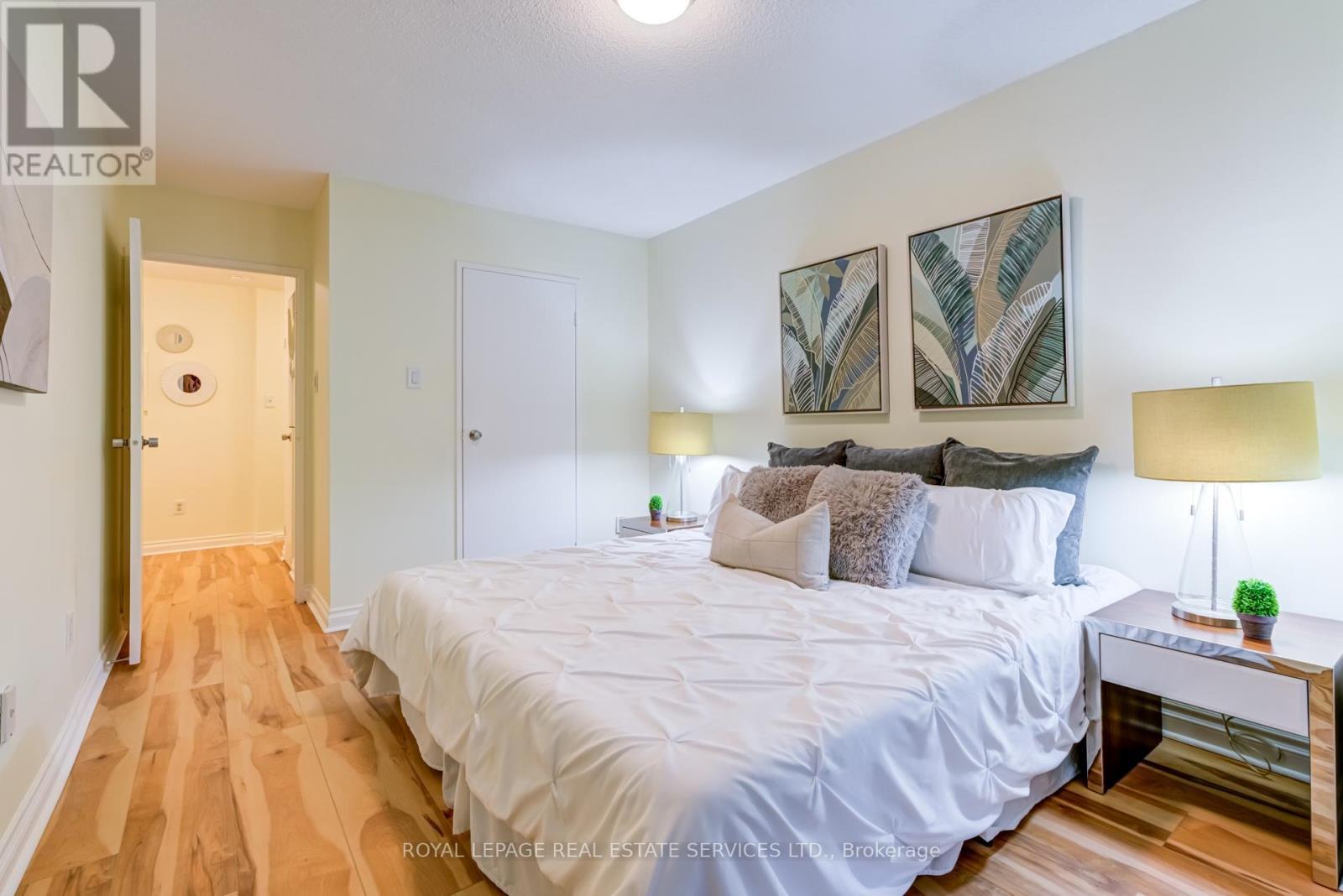 












115 - 100 QUEBEC AVENUE

,
Toronto,




Ontario
M6P4B8

