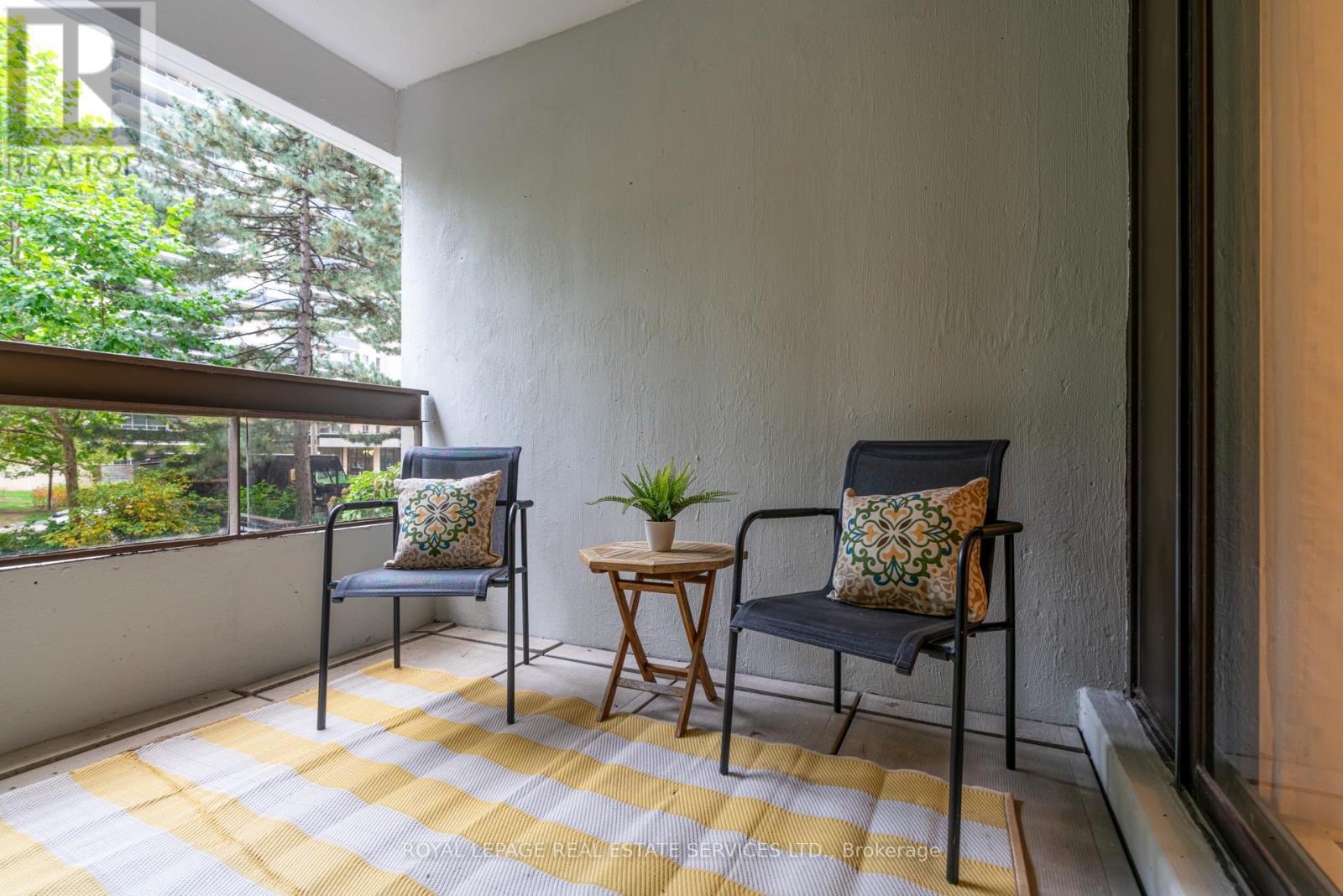 












115 - 100 QUEBEC AVENUE

,
Toronto,




Ontario
M6P4B8

