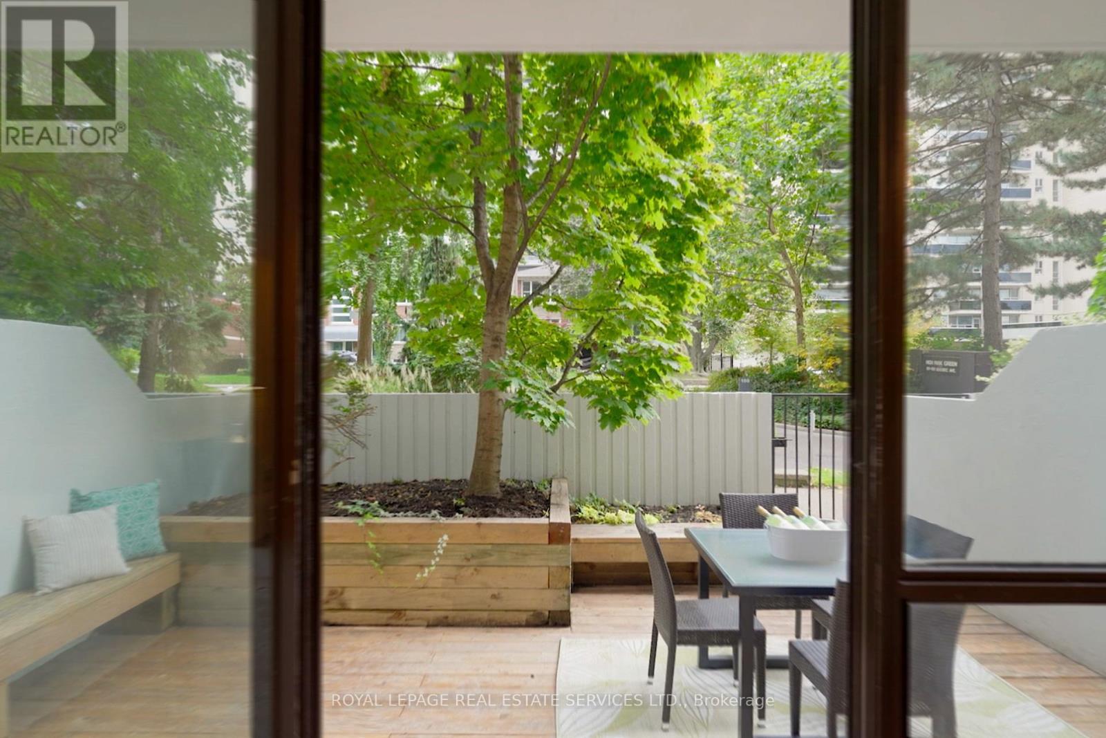 












115 - 100 QUEBEC AVENUE

,
Toronto,




Ontario
M6P4B8

