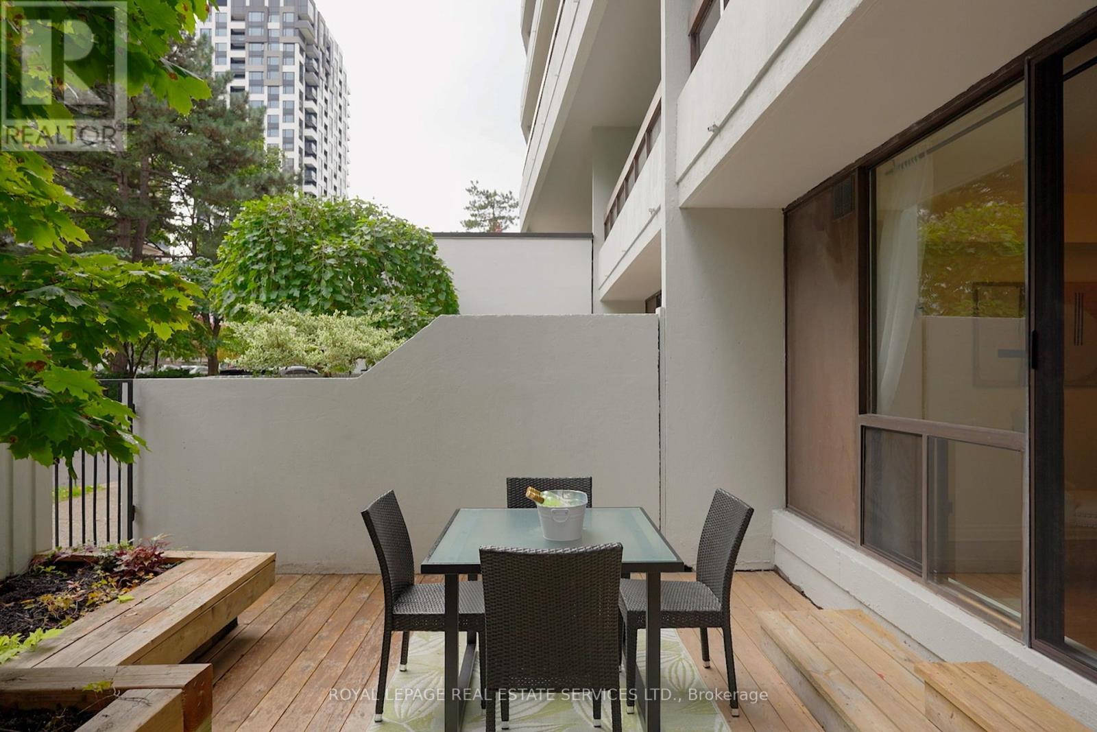 












115 - 100 QUEBEC AVENUE

,
Toronto,




Ontario
M6P4B8

