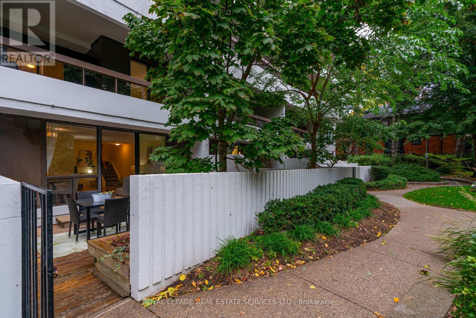 












115 - 100 QUEBEC AVENUE

,
Toronto,




Ontario
M6P4B8

