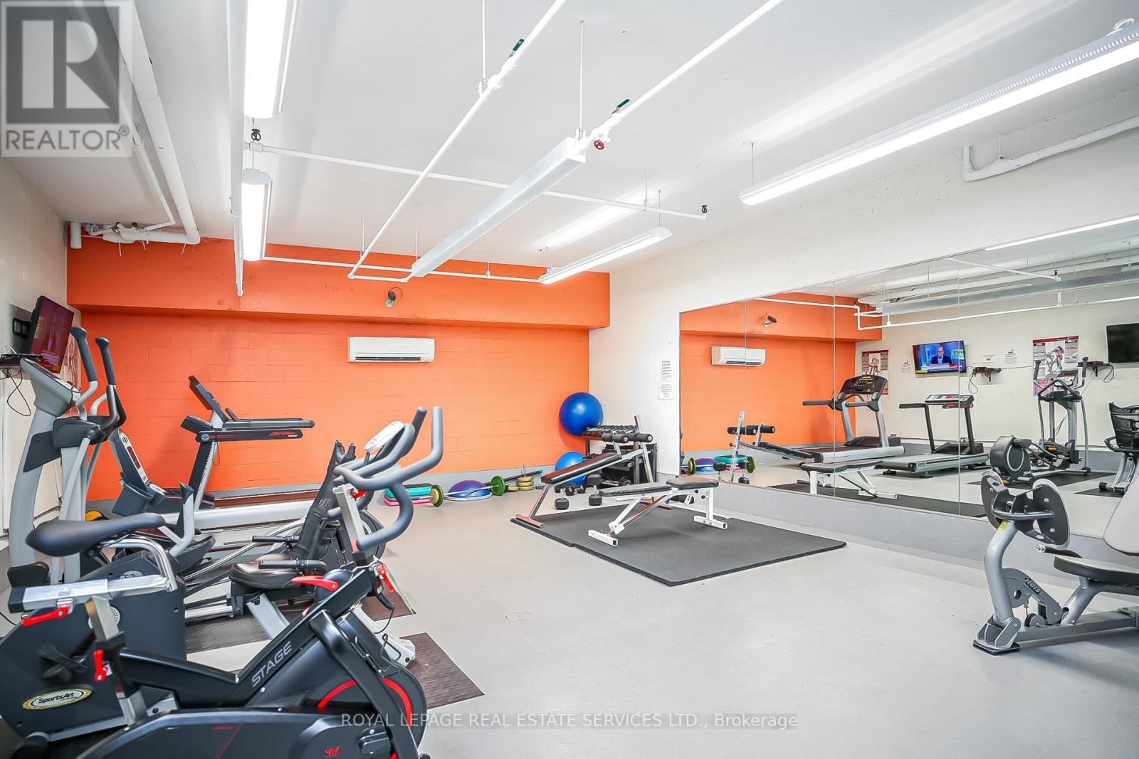 












115 - 100 QUEBEC AVENUE

,
Toronto,




Ontario
M6P4B8

