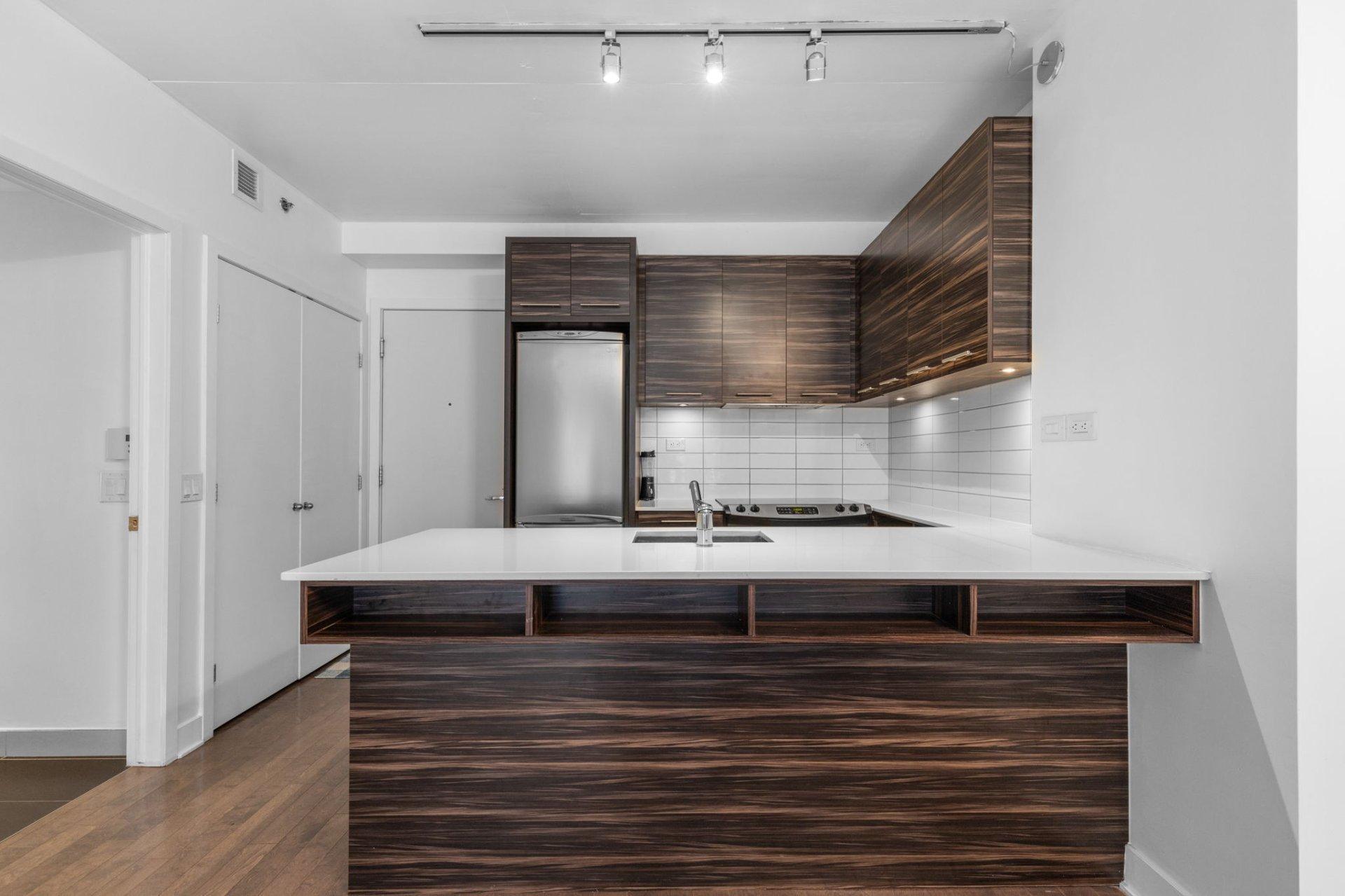 









1414


Rue Chomedey

, 547,
Montréal (Ville-Marie),




QC
H3H0A2

