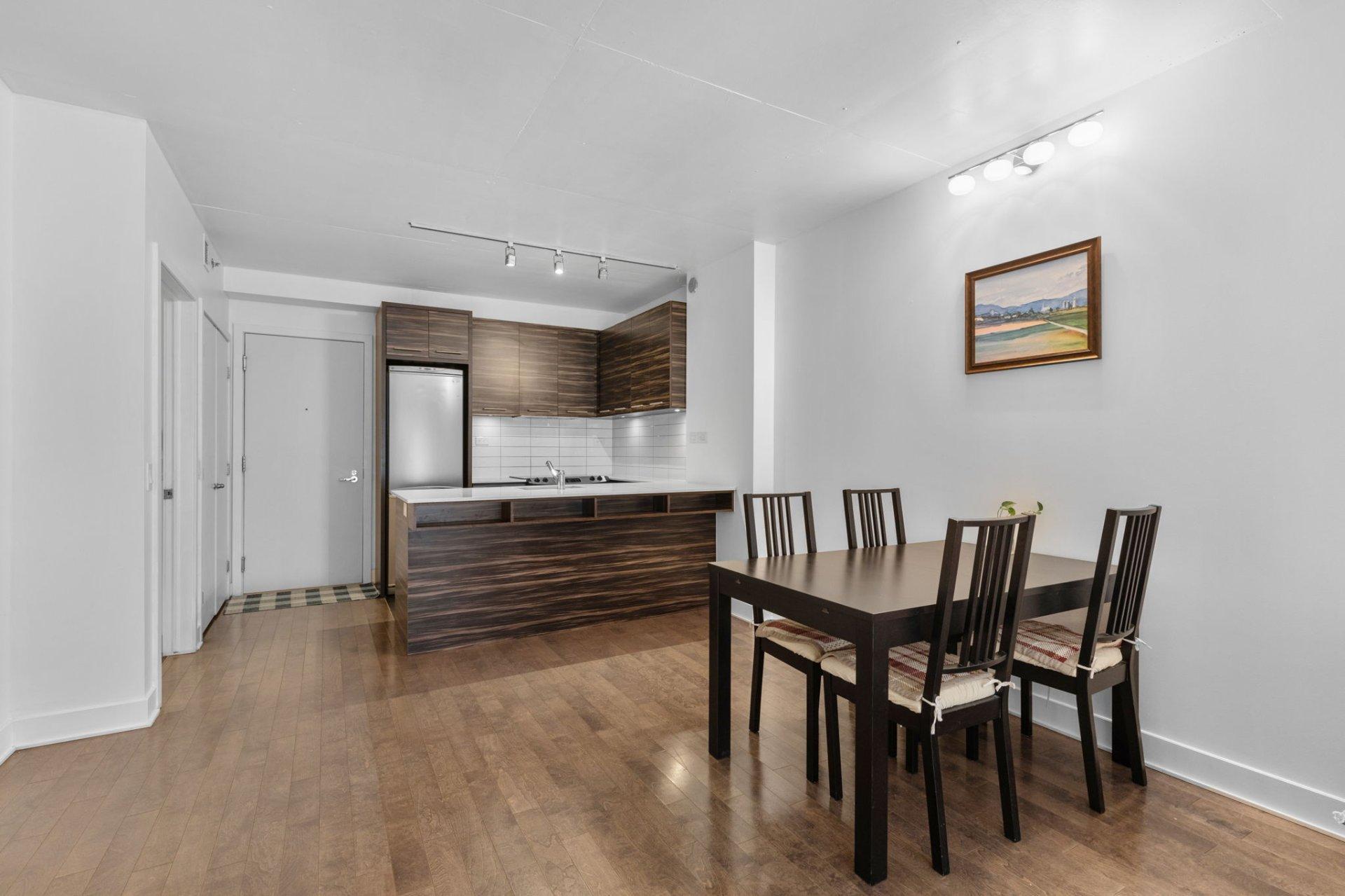 









1414


Rue Chomedey

, 547,
Montréal (Ville-Marie),




QC
H3H0A2

