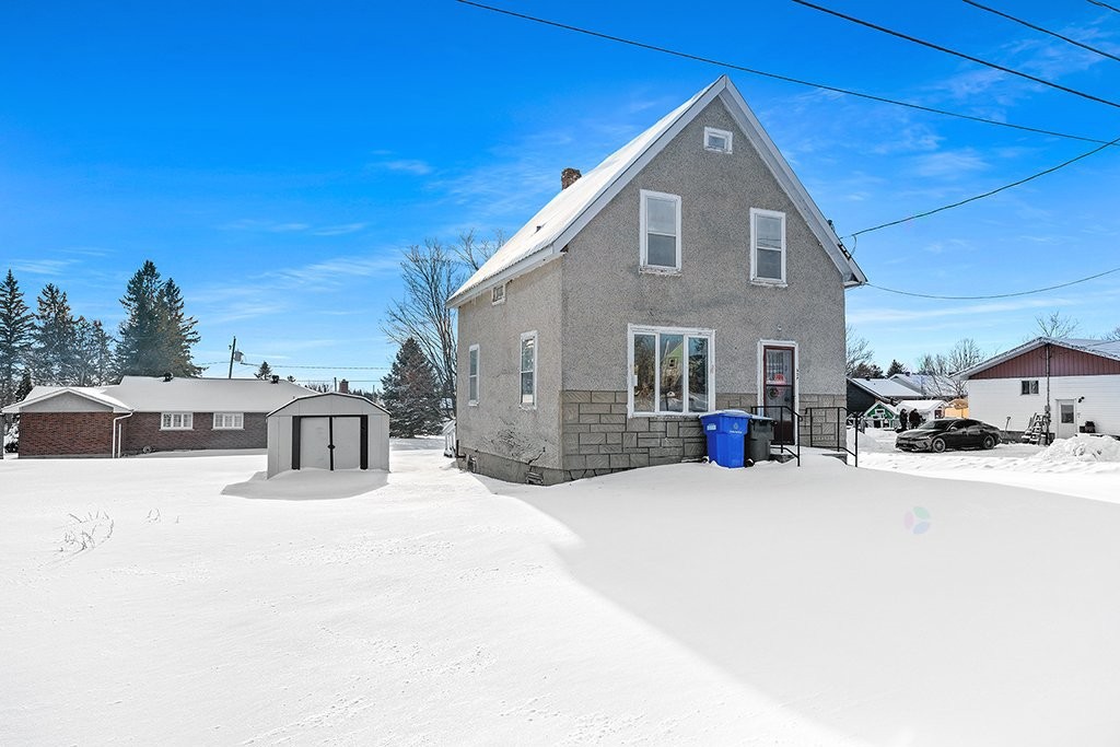 









208


Av. Sunnyside

,
Shawville,




QC
J0X2Y0

