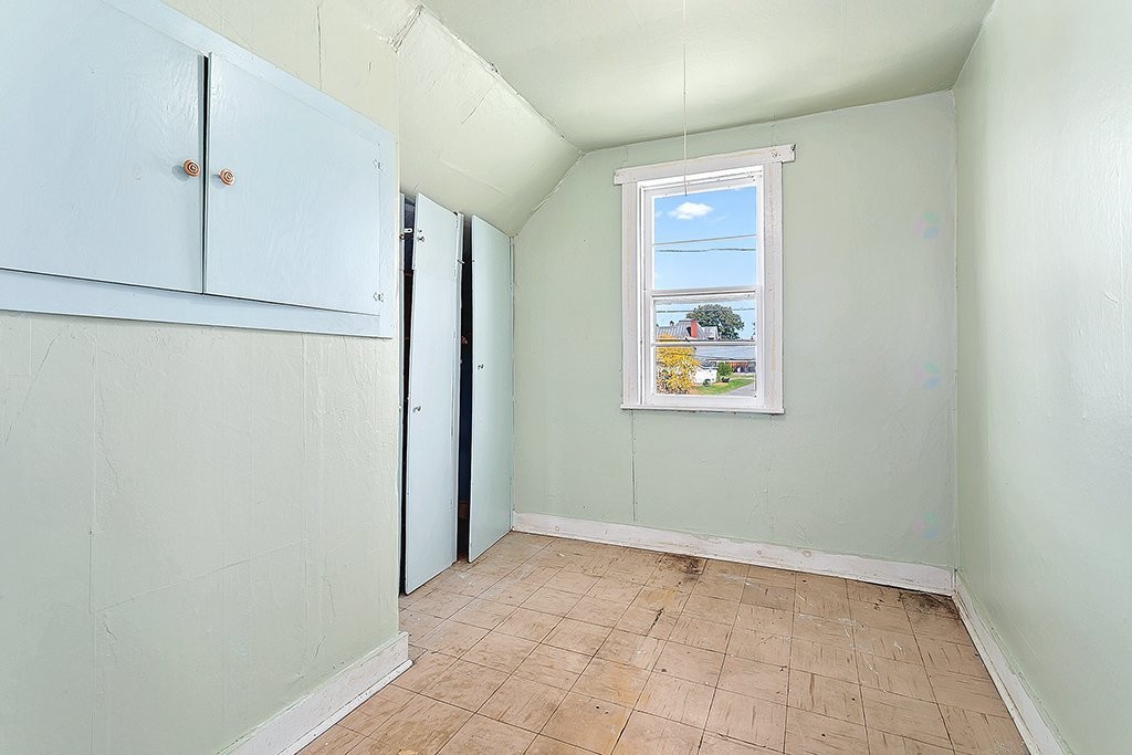 









208


Av. Sunnyside

,
Shawville,




QC
J0X2Y0

