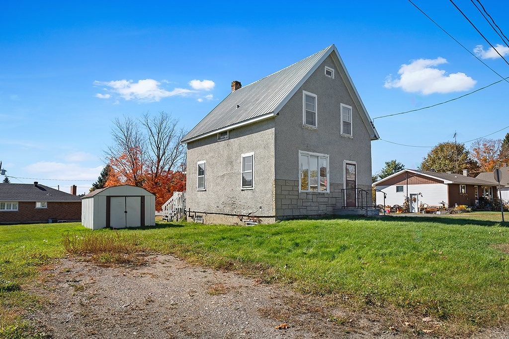 









208


Av. Sunnyside

,
Shawville,




QC
J0X2Y0

