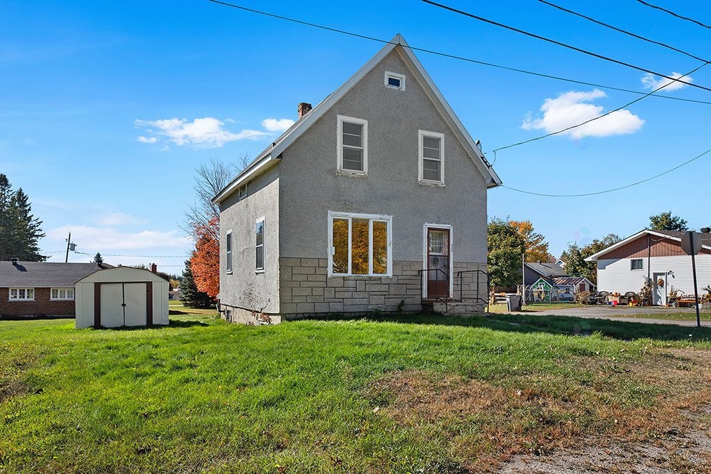 









208


Av. Sunnyside

,
Shawville,




QC
J0X2Y0

