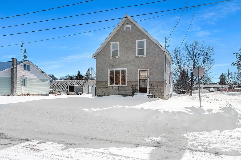 









208


Av. Sunnyside

,
Shawville,




QC
J0X2Y0

