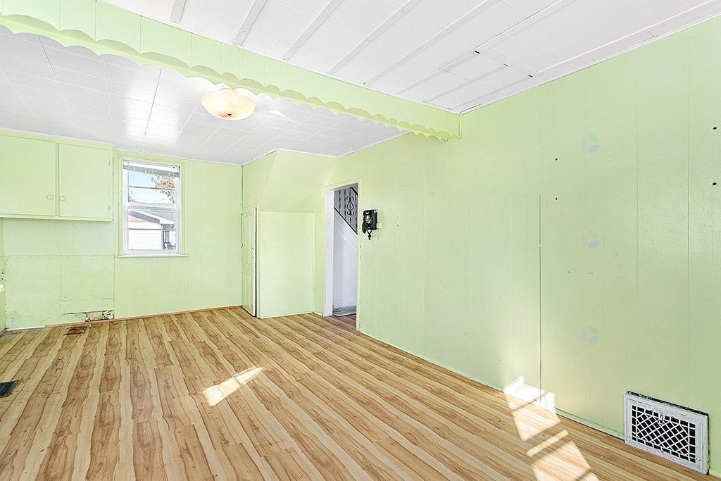 









208


Av. Sunnyside

,
Shawville,




QC
J0X2Y0

