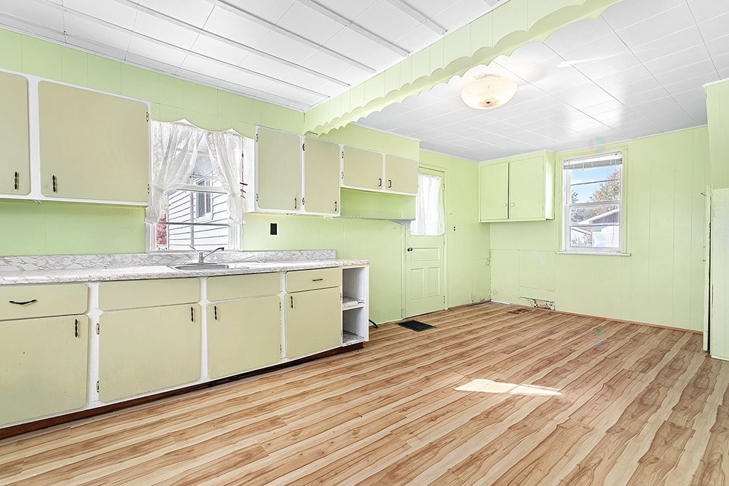 









208


Av. Sunnyside

,
Shawville,




QC
J0X2Y0

