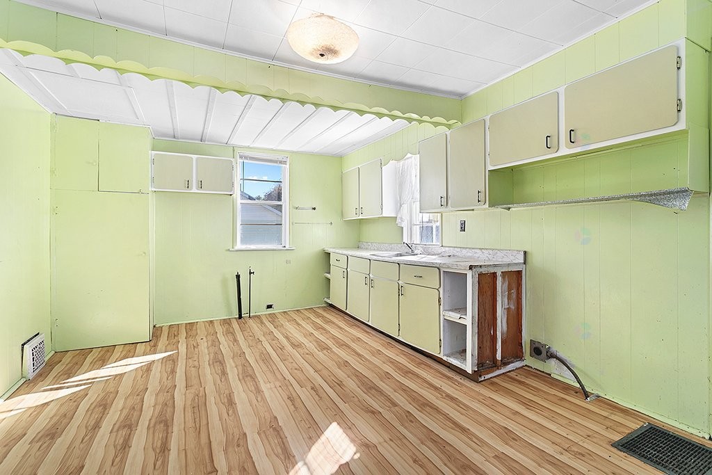 









208


Av. Sunnyside

,
Shawville,




QC
J0X2Y0

