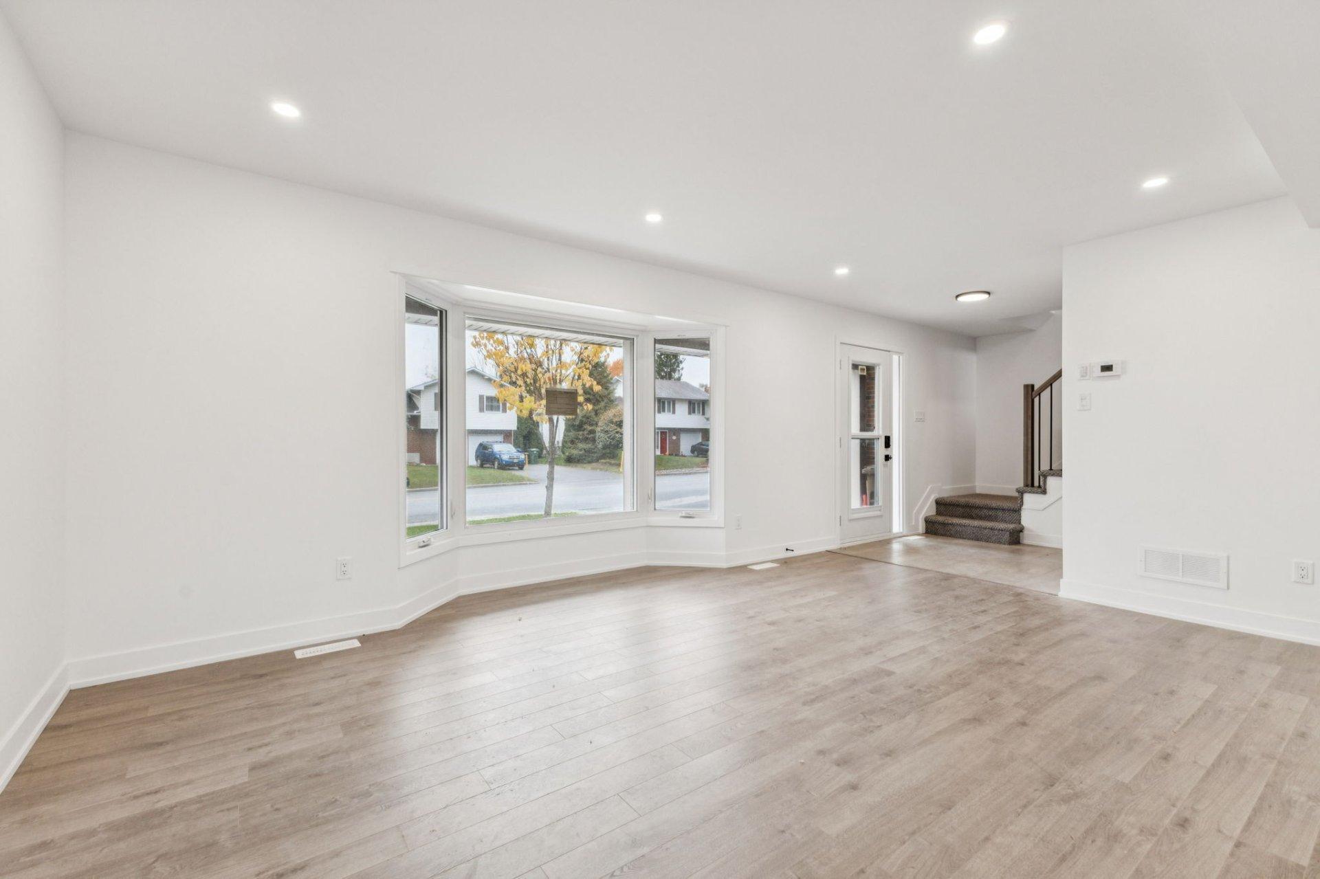 









221


Av. de la Colline

,
Gatineau (Aylmer),




QC
J9J1L6

