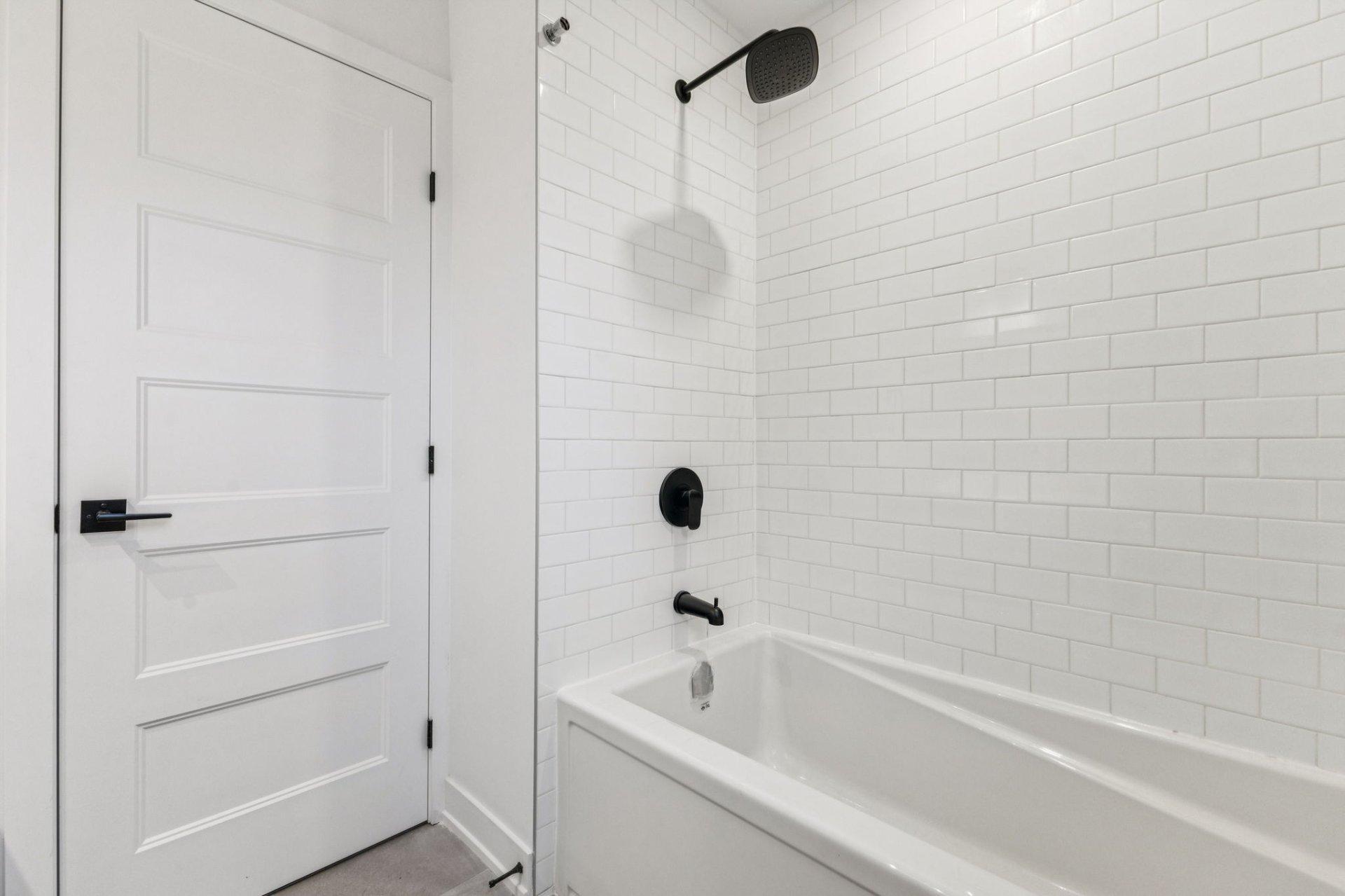 









221


Av. de la Colline

,
Gatineau (Aylmer),




QC
J9J1L6

