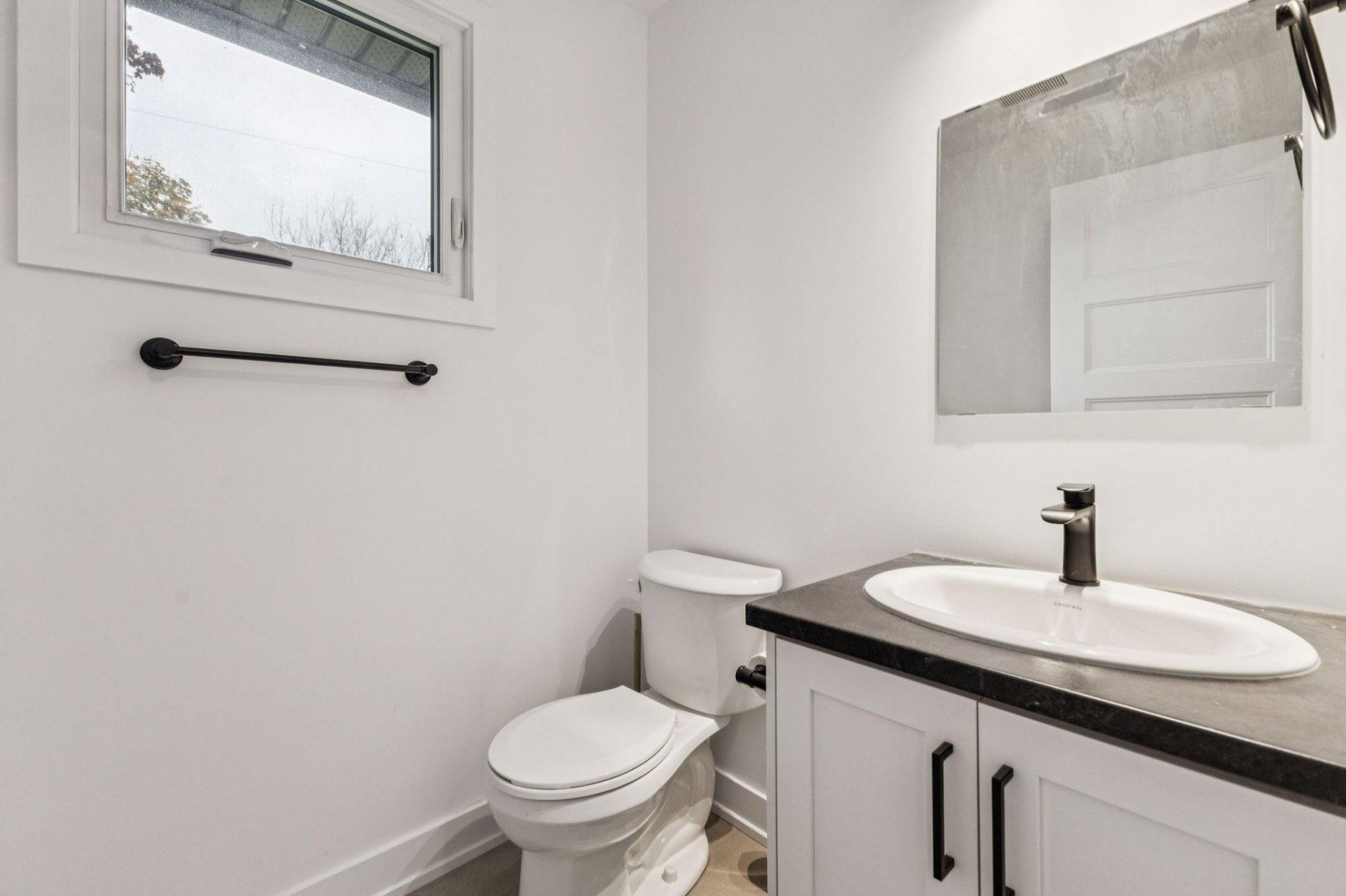 









221


Av. de la Colline

,
Gatineau (Aylmer),




QC
J9J1L6

