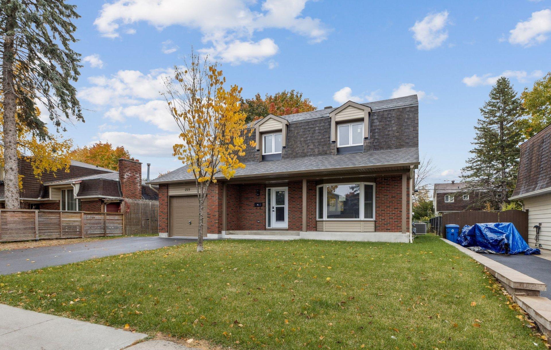 









221


Av. de la Colline

,
Gatineau (Aylmer),




QC
J9J1L6

