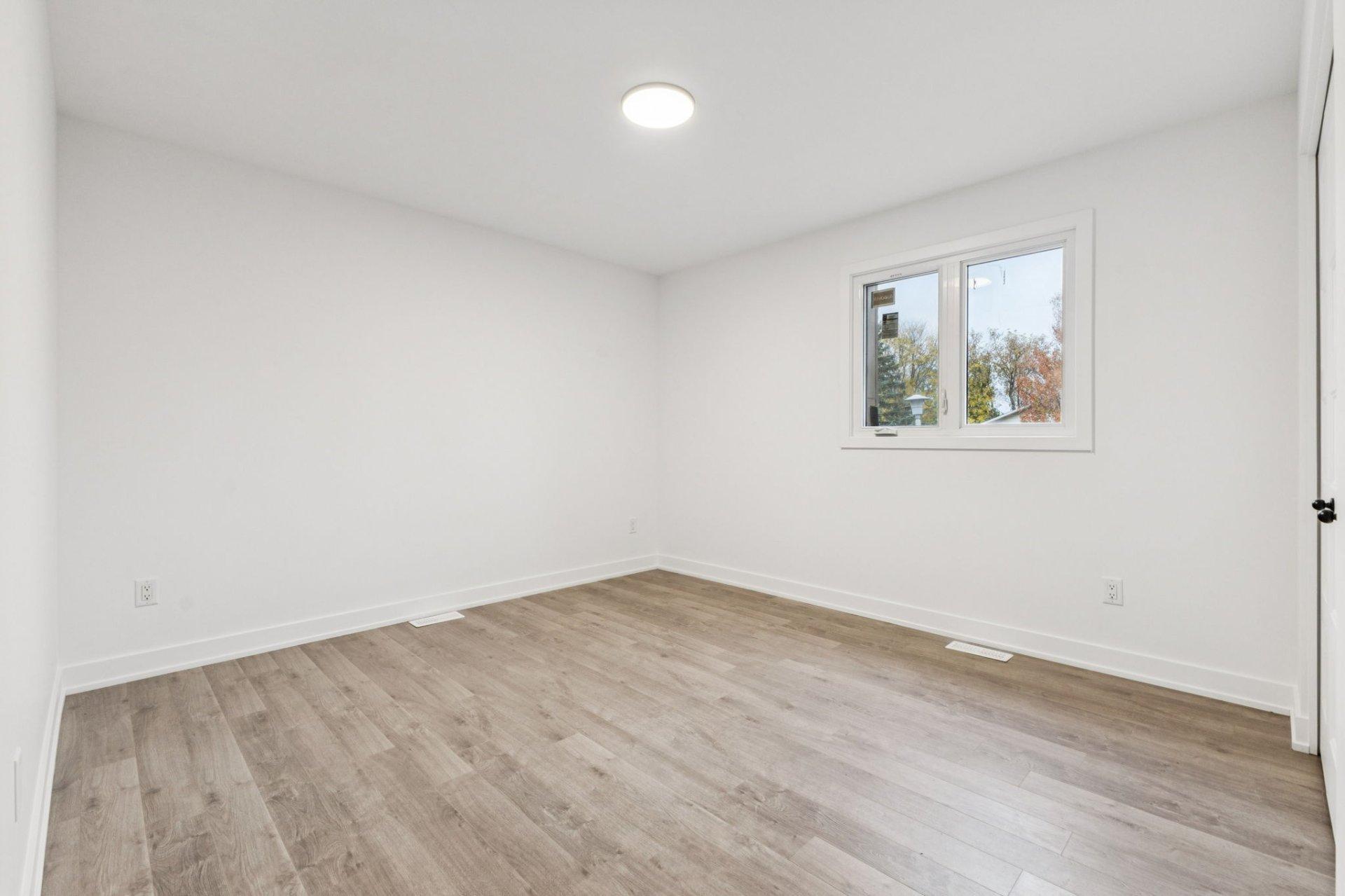 









221


Av. de la Colline

,
Gatineau (Aylmer),




QC
J9J1L6

