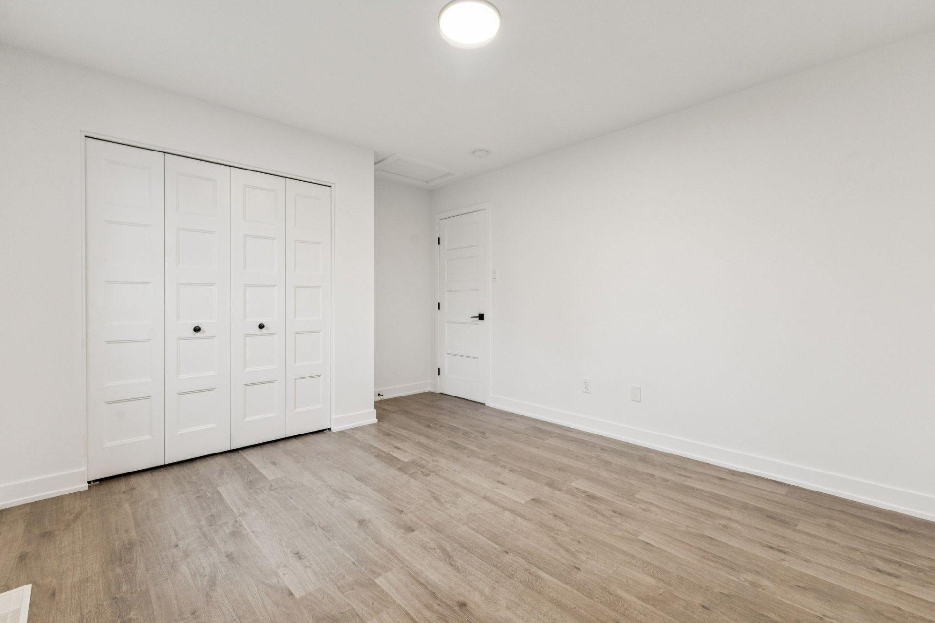 









221


Av. de la Colline

,
Gatineau (Aylmer),




QC
J9J1L6

