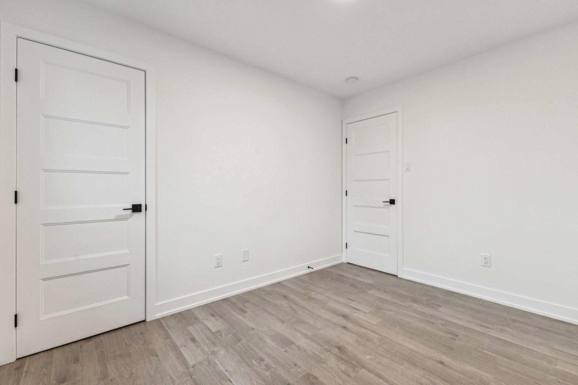 









221


Av. de la Colline

,
Gatineau (Aylmer),




QC
J9J1L6

