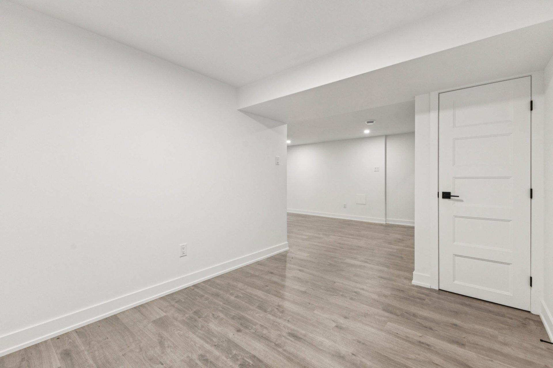 









221


Av. de la Colline

,
Gatineau (Aylmer),




QC
J9J1L6

