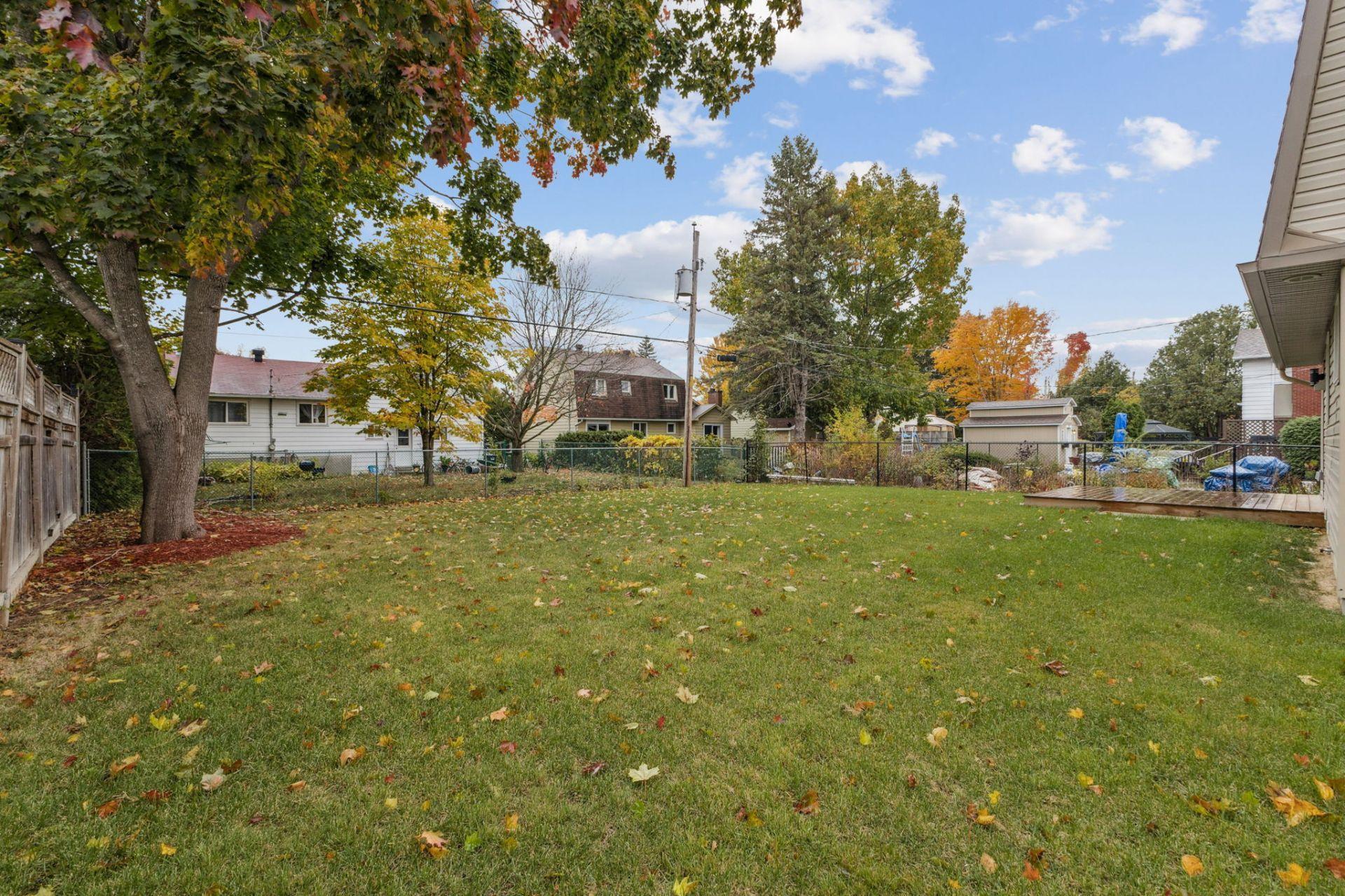 









221


Av. de la Colline

,
Gatineau (Aylmer),




QC
J9J1L6

