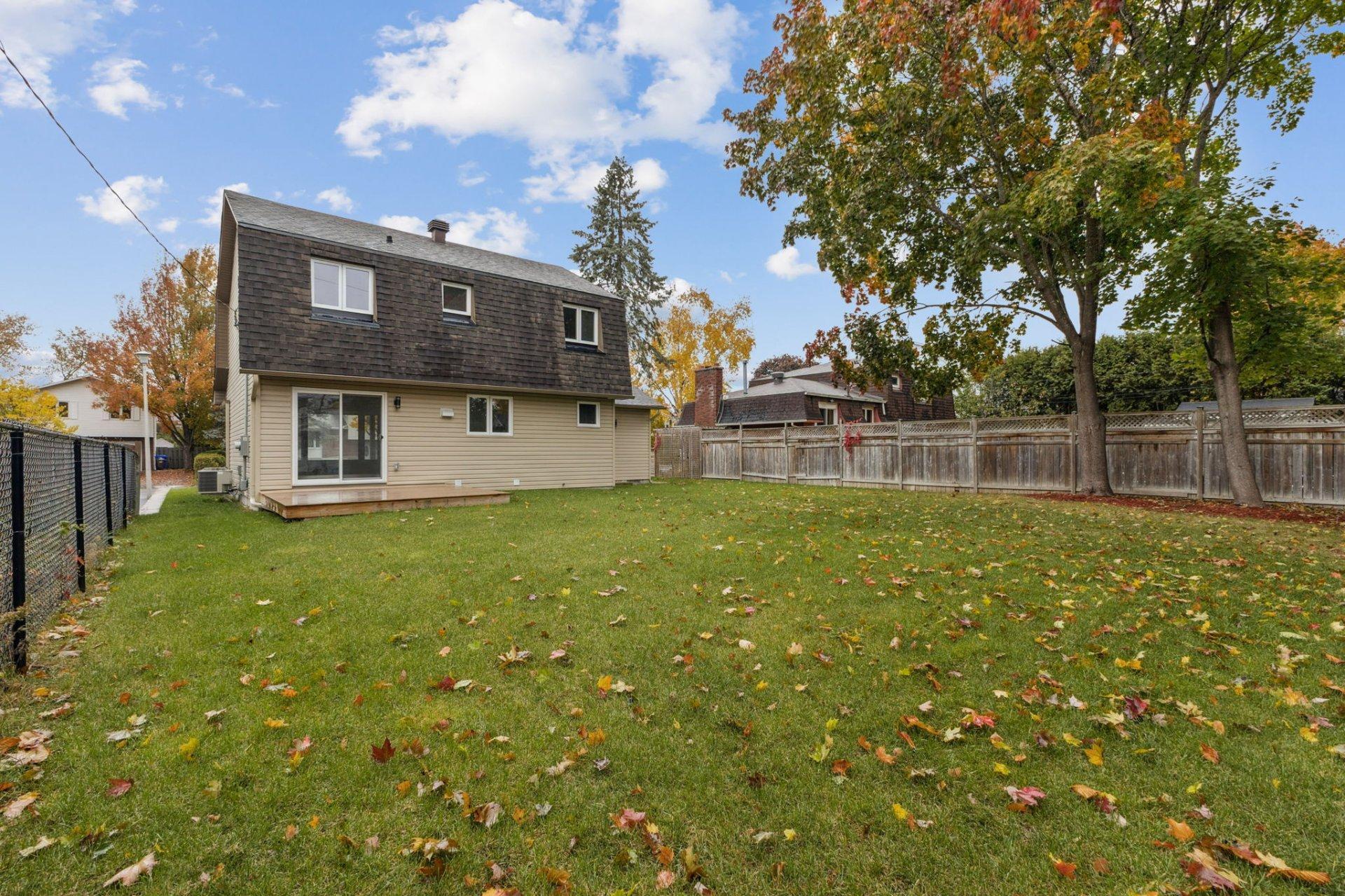 









221


Av. de la Colline

,
Gatineau (Aylmer),




QC
J9J1L6

