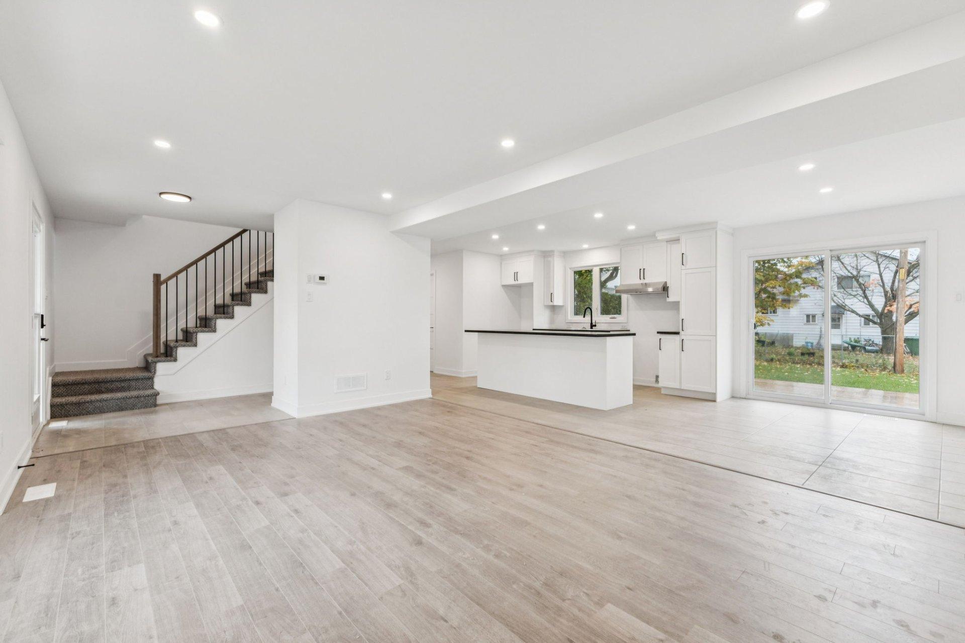 









221


Av. de la Colline

,
Gatineau (Aylmer),




QC
J9J1L6

