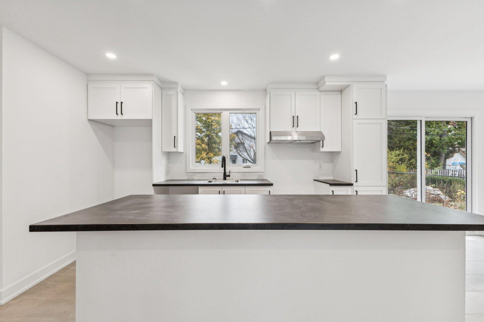 









221


Av. de la Colline

,
Gatineau (Aylmer),




QC
J9J1L6

