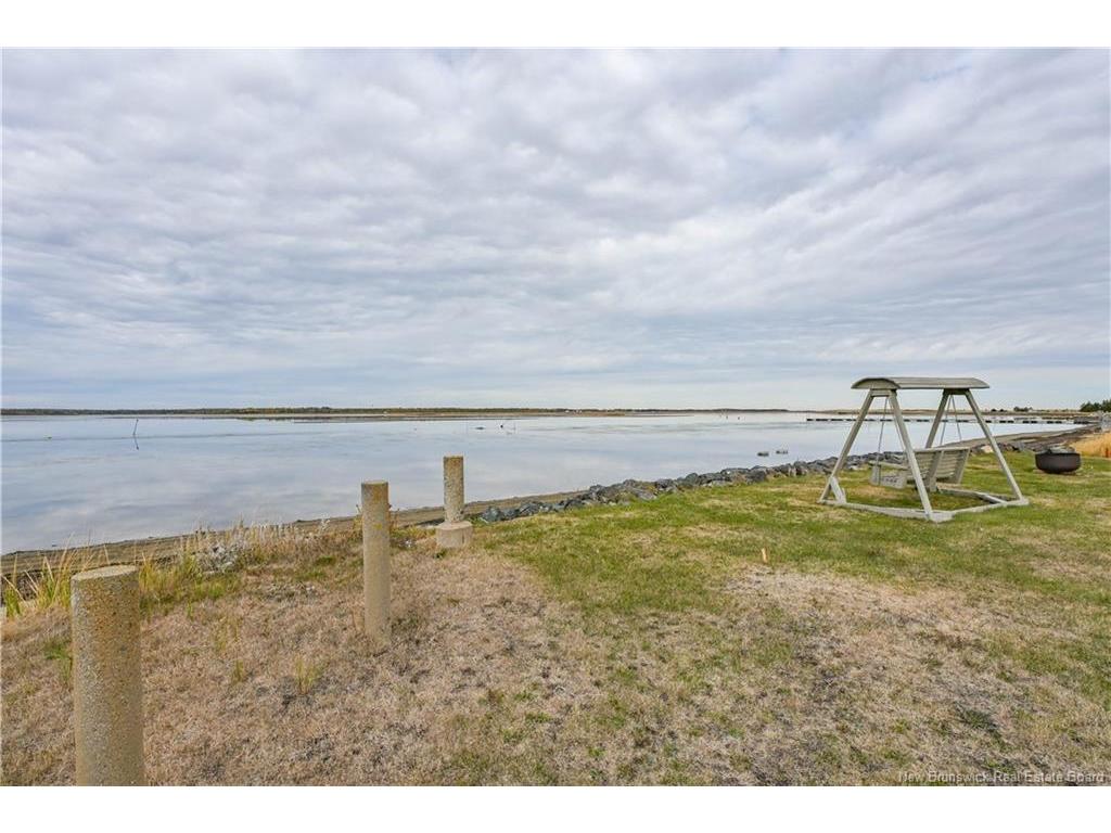 









27 - 29


Bertie

ST,
Val-Comeau,




NB
E1X 4J7

