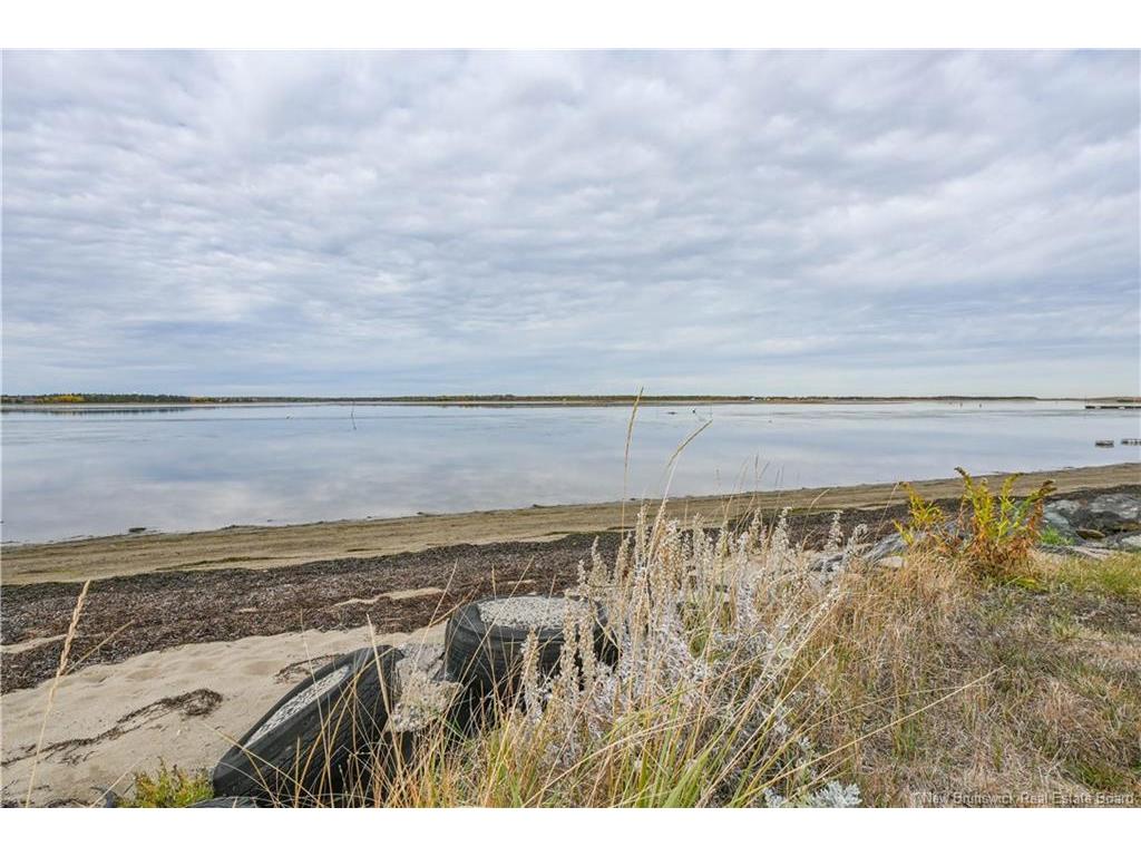 









27 - 29


Bertie

ST,
Val-Comeau,




NB
E1X 4J7

