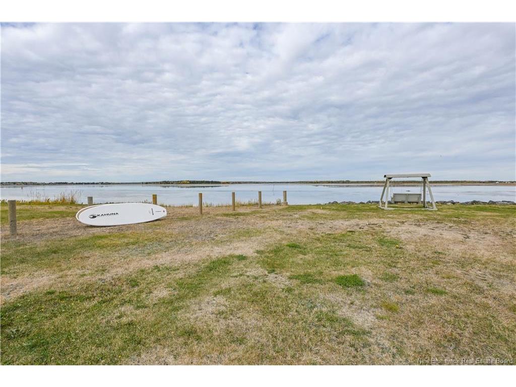 









27 - 29


Bertie

ST,
Val-Comeau,




NB
E1X 4J7

