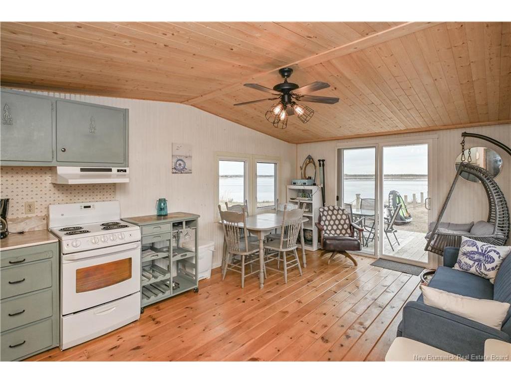 









27 - 29


Bertie

ST,
Val-Comeau,




NB
E1X 4J7

