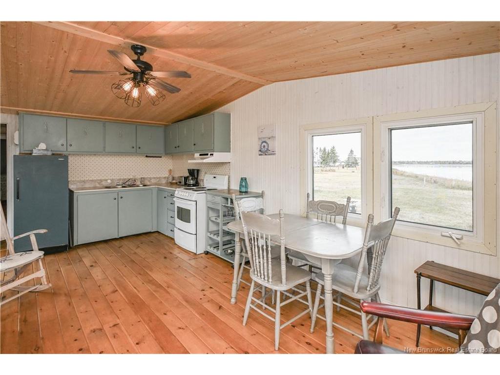 









27 - 29


Bertie

ST,
Val-Comeau,




NB
E1X 4J7


