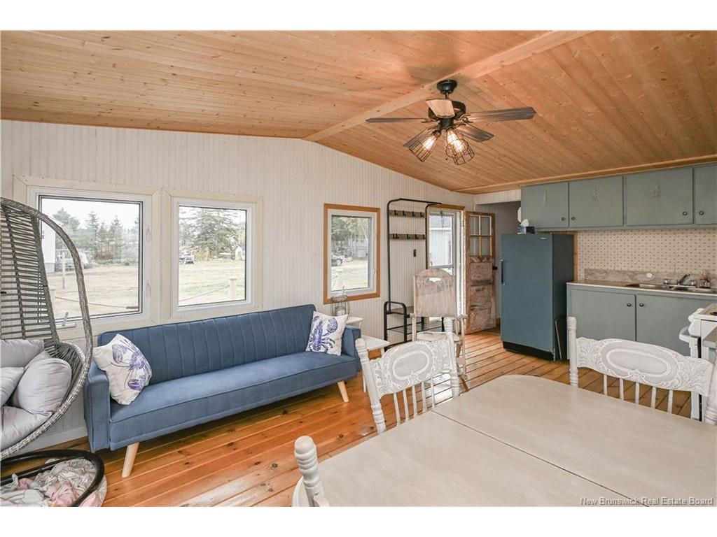 









27 - 29


Bertie

ST,
Val-Comeau,




NB
E1X 4J7

