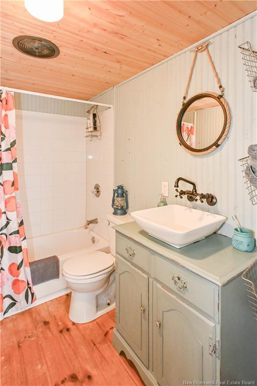 









27 - 29


Bertie

ST,
Val-Comeau,




NB
E1X 4J7

