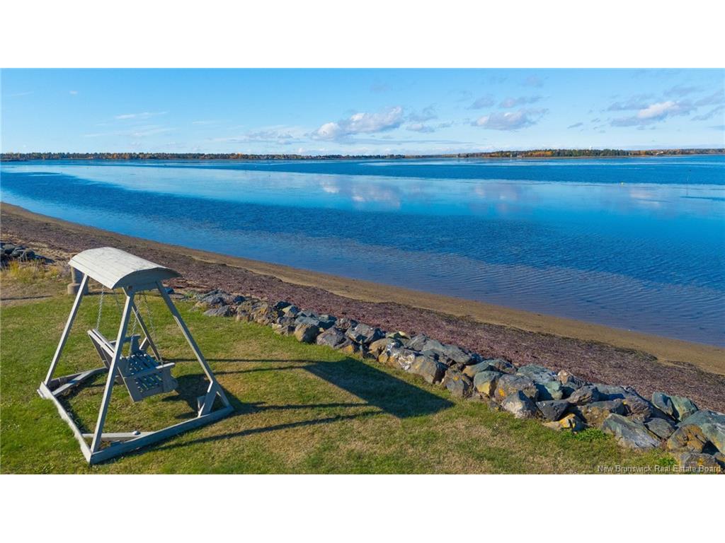 









27 - 29


Bertie

ST,
Val-Comeau,




NB
E1X 4J7

