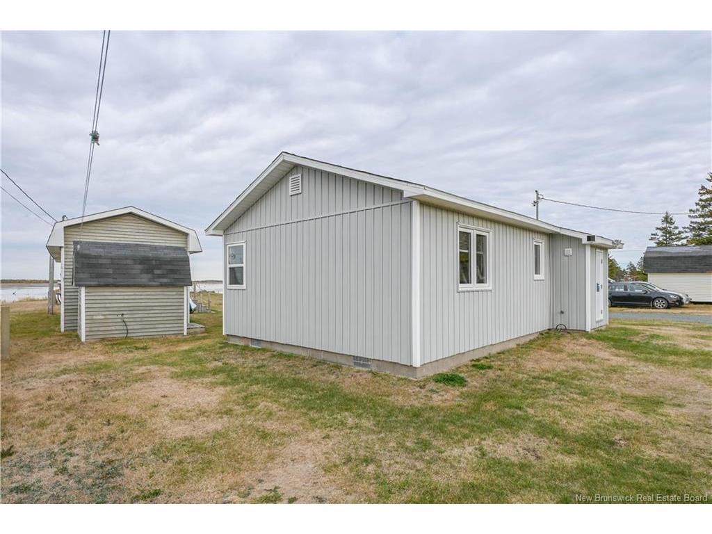 









27 - 29


Bertie

ST,
Val-Comeau,




NB
E1X 4J7

