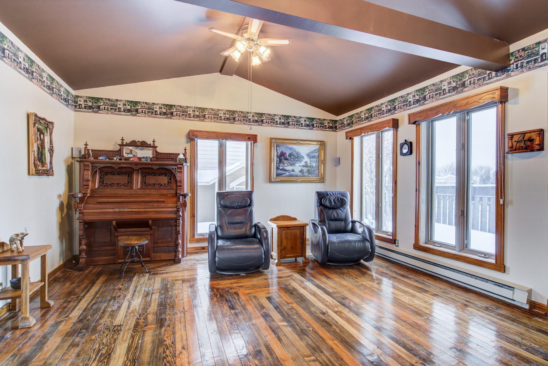 









238


Rue Alphonse-Desjardins

,
Salaberry-de-Valleyfield,




QC
J6S2N9

