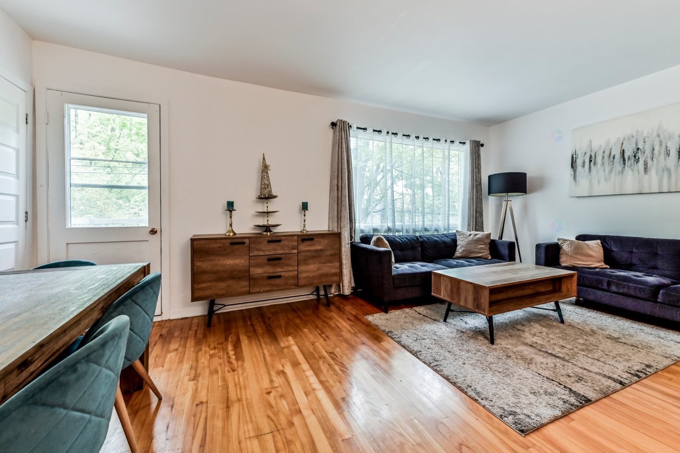 









12220

 - 12224


Rue Valmont

,
Montréal (Ahuntsic-Cartierville),




QC
H3M2V8

