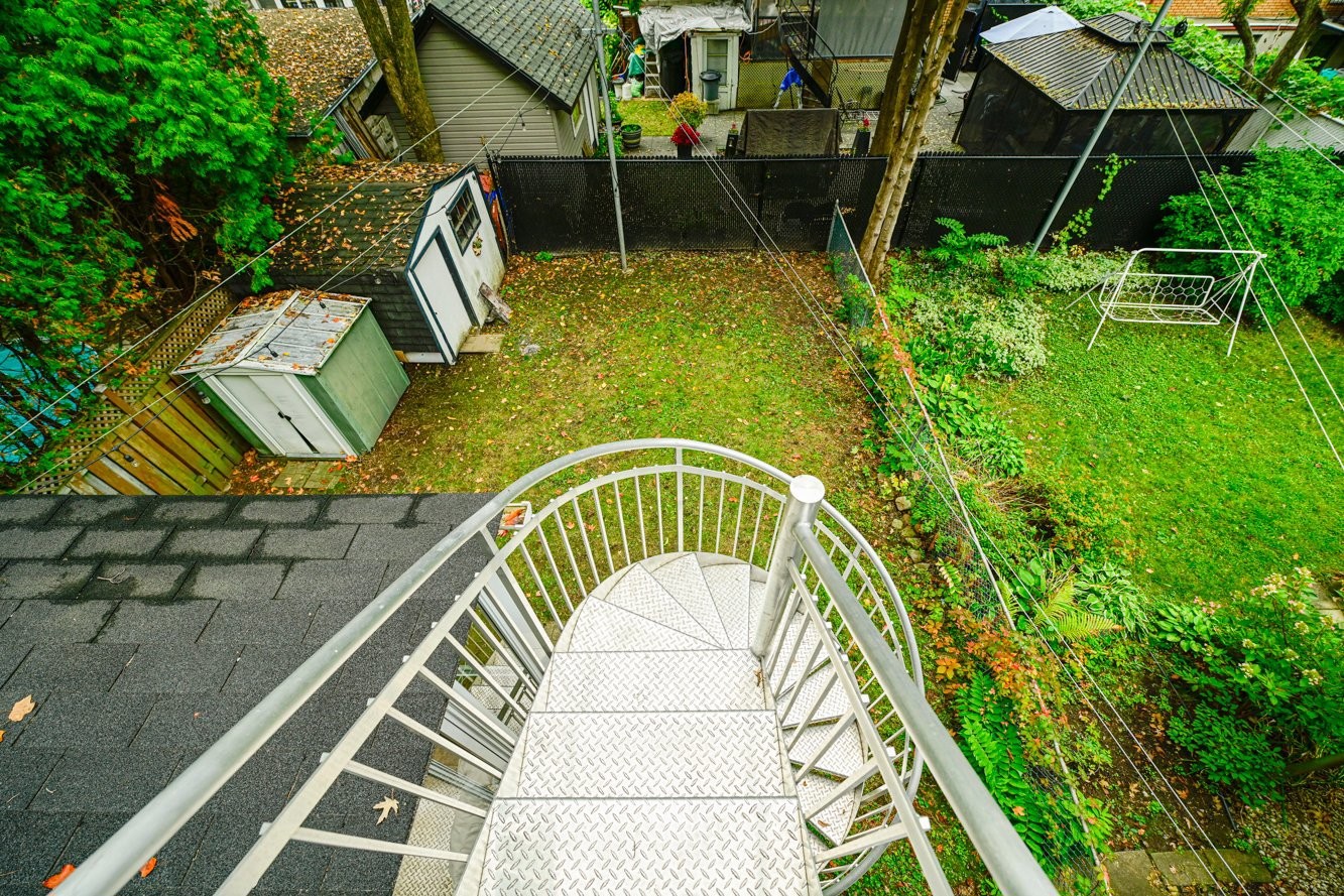 









12220

 - 12224


Rue Valmont

,
Montréal (Ahuntsic-Cartierville),




QC
H3M2V8

