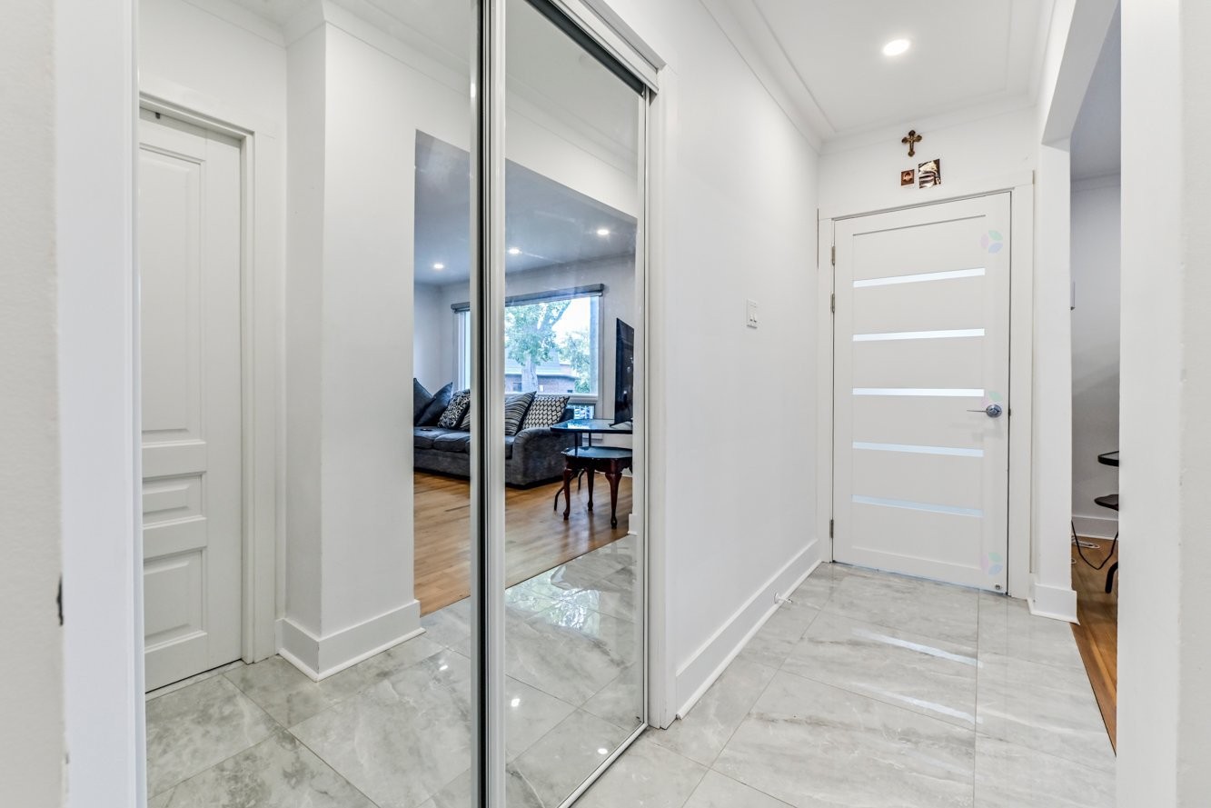 









12220

 - 12224


Rue Valmont

,
Montréal (Ahuntsic-Cartierville),




QC
H3M2V8

