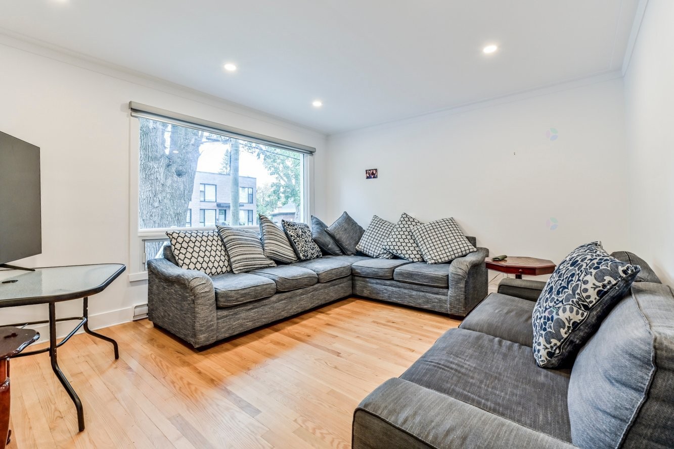 









12220

 - 12224


Rue Valmont

,
Montréal (Ahuntsic-Cartierville),




QC
H3M2V8

