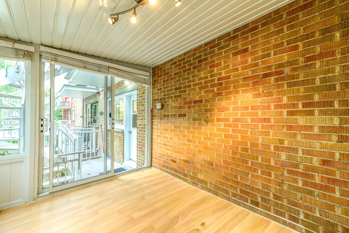 









12220

 - 12224


Rue Valmont

,
Montréal (Ahuntsic-Cartierville),




QC
H3M2V8

