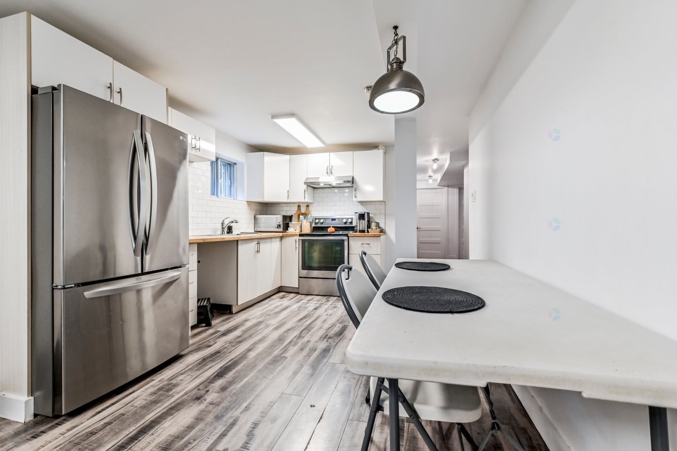 









12220

 - 12224


Rue Valmont

,
Montréal (Ahuntsic-Cartierville),




QC
H3M2V8

