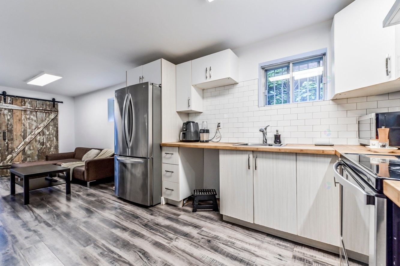 









12220

 - 12224


Rue Valmont

,
Montréal (Ahuntsic-Cartierville),




QC
H3M2V8

