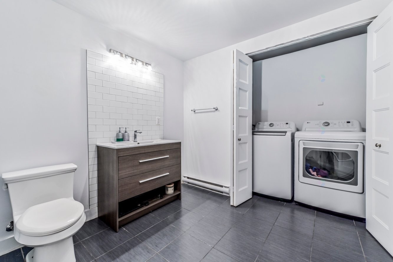 









12220

 - 12224


Rue Valmont

,
Montréal (Ahuntsic-Cartierville),




QC
H3M2V8

