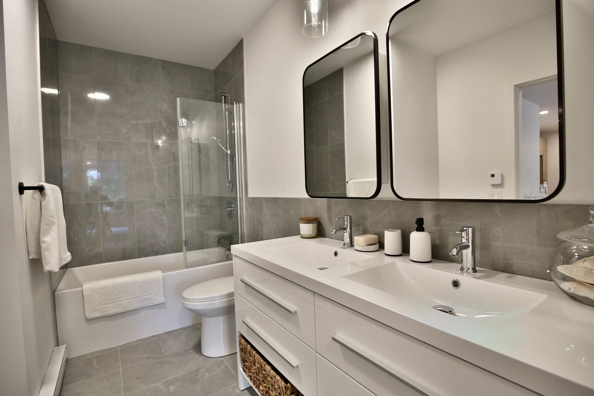 









2000


Rue Benoit

, 315,
Saint-Bruno-de-Montarville,




QC
J3V6N5

