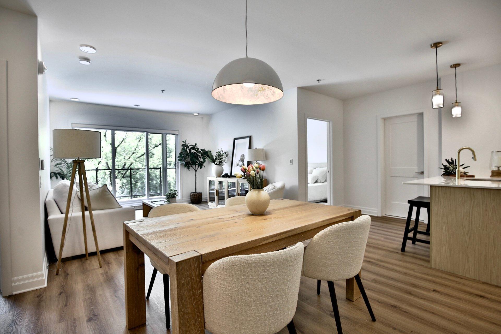 









2000


Rue Benoit

, 315,
Saint-Bruno-de-Montarville,




QC
J3V6N5

